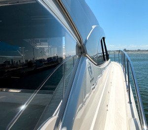 Strataglass: máxima claridad y resistencia para cerramientos marinos